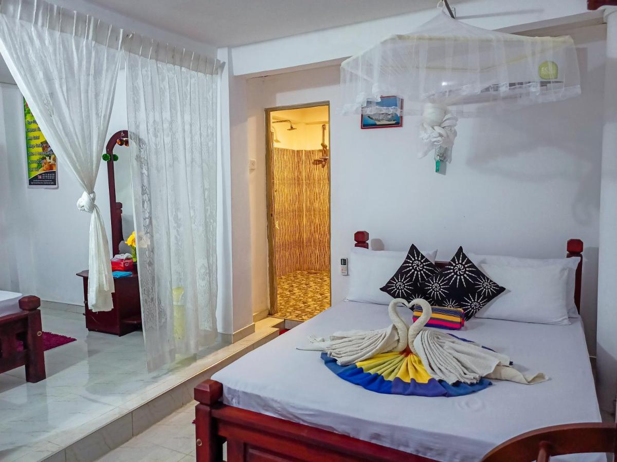 Sigiri Tarushan Home Stay Sigiriya Exterior photo